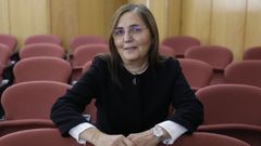 Mara Jos Modroo, presidenta de la Academia Mdico Quirrgica de Ourense, presentar la sesin
