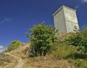 La torre tiene su origen entre los siglos XII y XIV. 