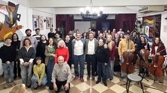 Formoso, con miembros de las entidades y el elenco de �O Heroe�.
