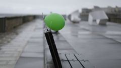 Un globo en un banco de A Coru�a