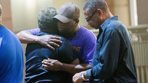 Al menos nueve muertos en un ataque racista en una iglesia de la comunidad negra en Charlestn. 