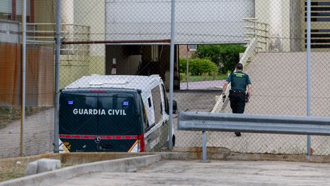 El furgón de la Guardia Civil en el que el ex secretario de organización del PSOE llegó a la cárcel de Soto del Real.