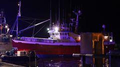 El Adviento Uno, confinado con su tripulaci�n a bordo en el puerto de Burela, mientras en Portugal asume el realojamiento el Estado con fondos de la UE, seg�n el capit�n de pesca Jos� Pino
