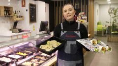 Estefan�a Cabano Chor�n es la copropietaria de Entre Fogones y la persona que est� en la tienda de comida para llevar de cara al p�blico. El establecimiento abri� sus puertas el 5 de octubre y, adem�s de platos caseros, tambi�n venden pan del d�a, delicatesen, vinos, pat�s, miles y mermeladas especiales. Adem�s de ser un �take away� tambi�n llegan a domicilio a trav�s de la plataforma de reparto Obvious Eat.