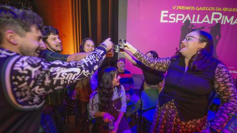 As� foi a festa da regueifa de Carballo, imaxe a imaxe, rima a rima