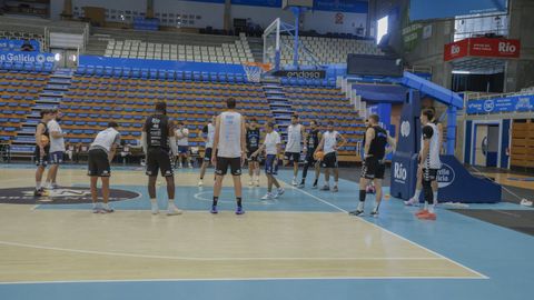 Primer entrenamiento del Breog�n 2026-2027 en el Pazo dos Deportes de Lugo