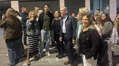 Algunos de los participantes en la concentraci�n para reclamar mejor transporte p�blico en Mi�o.