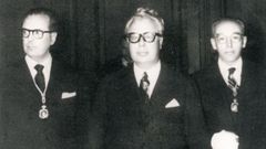 Detalle do d�a do ingreso de Fern�ndez del Riego na Real Academia Galega en 1960, acompa�ado por Garc�a-Sabell e Parga Pondal