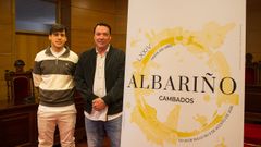 Manuel Somoza, autor do dese�o, e o concelleiro de Festas, Tino Cordal.