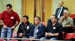 Pescadores del xeito asistieron como espectadores al debate parlamentario. 