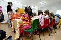 Varios alumnos en el interior del comedor del Ceip A G�ndara, en una imagen de archivo.