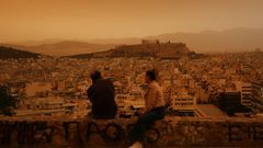 Atenas, con el cielo naranja por el polvo del S�hara