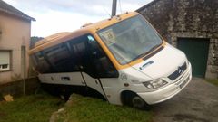 Autob�s accidentado en Cuntis