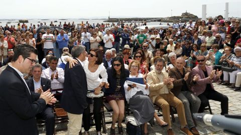 ACTO DEL HOMENAJE A PLACIDO BETANZOS EN EL QUE BAUTIZOCON SU NOMBRE EL PASEO MARITIMO DE PALMEIRA