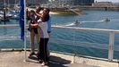 Flor Guardado, Esteban Aparicio y Alberto Vizcano izan la Bandera Azul en el Puerto Deportivo de Gijn