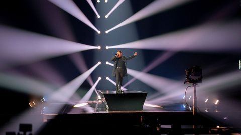 Austria: el cantante Vincent Bueno ensayando su tema Amen sobre el escenario de Eurovisin 2021
