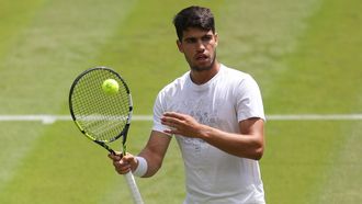 Imagen de Carlos Alcaraz en la hierba de Wimbledon en el 2024