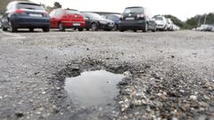 El aparcamiento municipal del Cunqueiro, deteriorado con solo�dos meses de uso