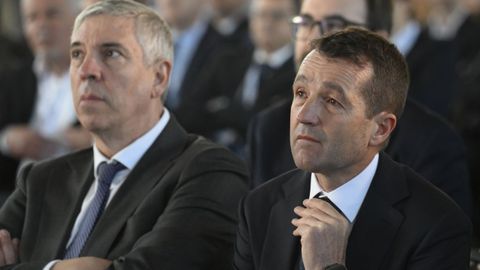 El presidente ejecutivo de Indra Group, �ngel Escribano Ruiz (a la derecha) y el consejero delegado, Jos� Vicente de los Mozos (a la izquierda).