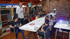 Imagen de archivo de una actividad en la biblioteca muxiana