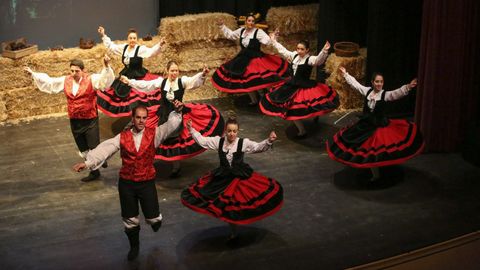 Encontro de baile galego Foliada do R�o Grande, celebrado en Vimianzo