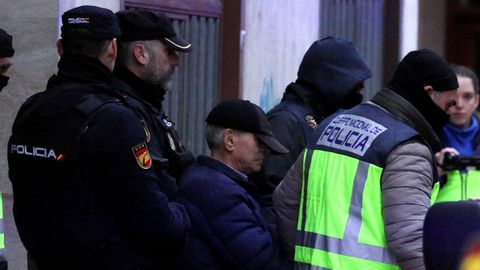 Momento de la detenci�n del hombre acusado de enviar cartas bombas a varias embajadas y a Pedro S�nchez