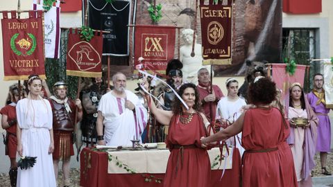 En las termas romanas, hubobendicin de tropas y estandartes 