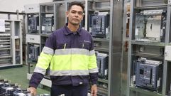 Rafael Espinosa, cubano que trabaja en la naronesa ElectroRayma