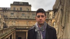 Juan Carlos Garc�a Cend�n, vecino de Poio que vive en la ciudad inglesa de Bath, considera que el acuerdo del �brexit� despeja la incertidumbre