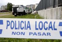 Junto a la Polic�a Local hab�a ayer pocos camiones de Urbaser. 