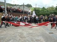 Escolares de visita a la Festa das Cruces, ayer. 