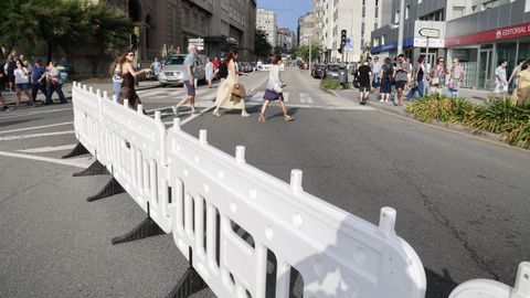 Eclipse total desde el paseo mar�timo de A Coru�a y las playas de Riazor y el Orz�n
