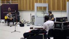 DEPEDRO E IZAL EN LOS ESTUDIOS MANS DE A CORU�A