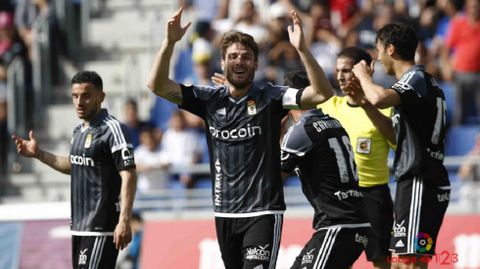 JON ERICE PROTESTA EL PENALTI SE�ALADO