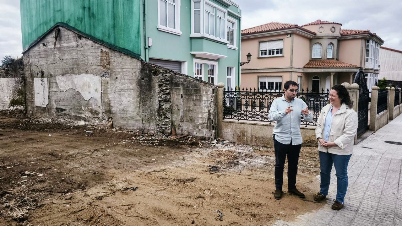 Santa Comba abrió seis expedientes por casas en ruinas y ya derribó tres