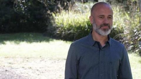 Javier Guti�rrez, en �El olivo� de Ic�ar Boll�in