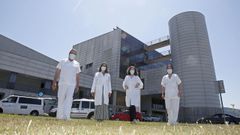 Los coordinadores de los t�cnicos superiores sanitarios del �rea de Pontevedra y O Saln�s, este lunes, en el hospital Montecelo 