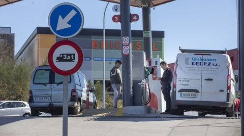 Estaci�n de servicio en Santiago, a finales de marzo