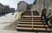 El parque del castro Alobre dispone ya de un acceso digno, dotado con iluminaci�n propia. 