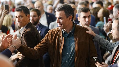 Pedro S�nchez, a su llegada, este domingo, a la convenci�n municipal del PSOE en Valencia
