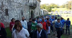 Usuarios, familiares y personal del centro de Medelo disfrut� de una visita a Aciveiro.