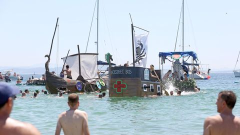 FESTA DA DORNA, REJATA DE EMBARCACIONS FEITAS A MACHADA E PAN DE MILLO EN COROSO