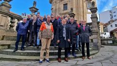 Exjugadores del Pontevedra Cf en una misa de homenaje a los fallecidos