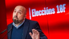 José Manuel Lage, este domingo en la sede socialista en Santiago