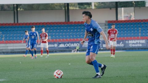 Alberto Gil en su etapa como jugador del Ourense CF