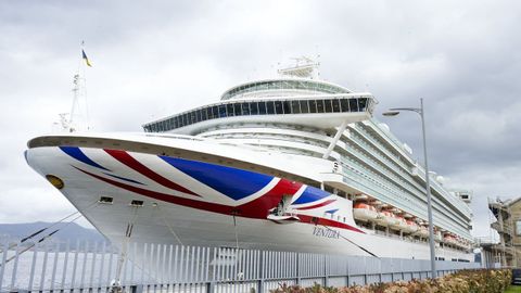 Vigo recibe la visita del crucero Ventura