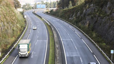 La AP-9, a su paso por Fene.