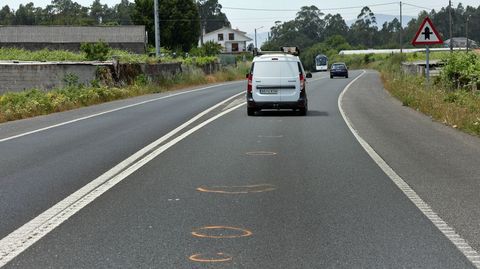 La carretera en la que un conductor huy� tras atropellar mortalmente a un hombre de 78 a�os comunica el pol�gono de Tremoedo con la V�a do Saln�s