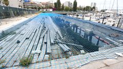 La zona de O Marisqui�o, tapada con lonas despu�s del accidente