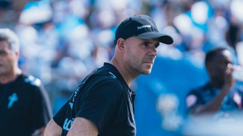 El entrenador del Celta Fortuna, Fredi �lvarez, durante el partido ante el Europa.